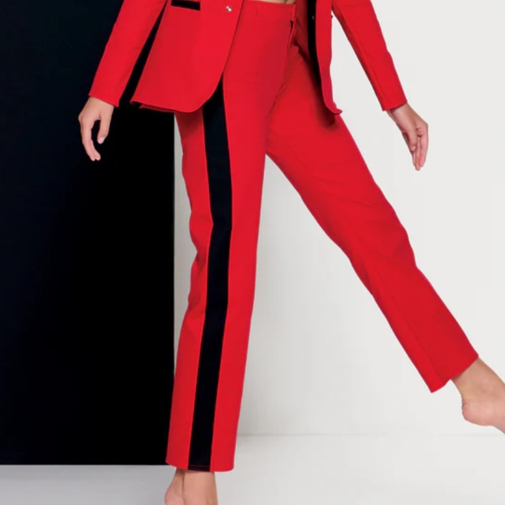 Red pants kellé lightly used